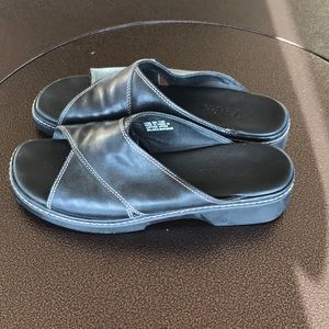 Clark’s Black Leather Wedge Sandals